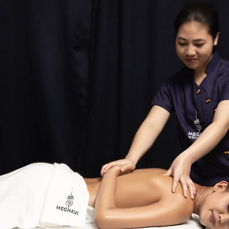 Novotel Chennai Sipcot Εξωτερικό φωτογραφία Thai massage