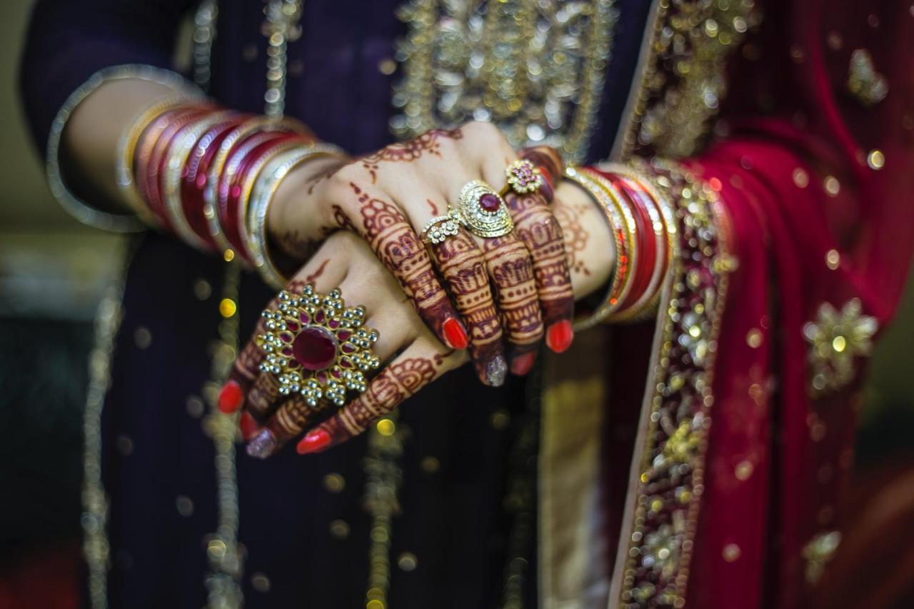 Novotel Chennai Sipcot Εξωτερικό φωτογραφία A bride with henna on her hands
