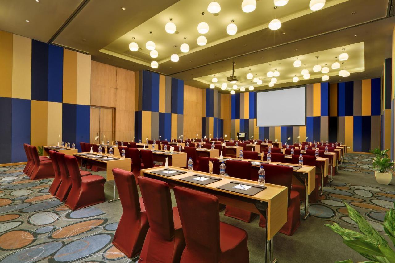 Novotel Chennai Sipcot Εξωτερικό φωτογραφία Meeting room